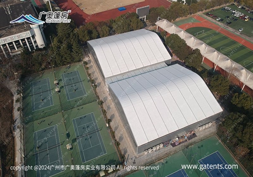 選擇低成本搭建網(wǎng)球場篷房，看看是怎么樣的呢？
